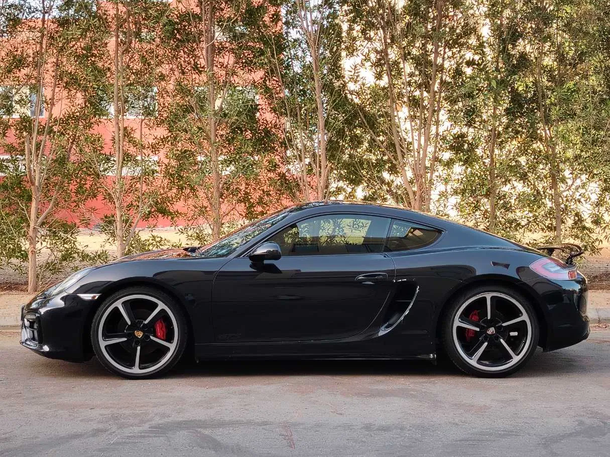 Car image 8