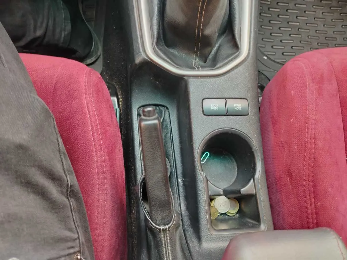 Car image 16