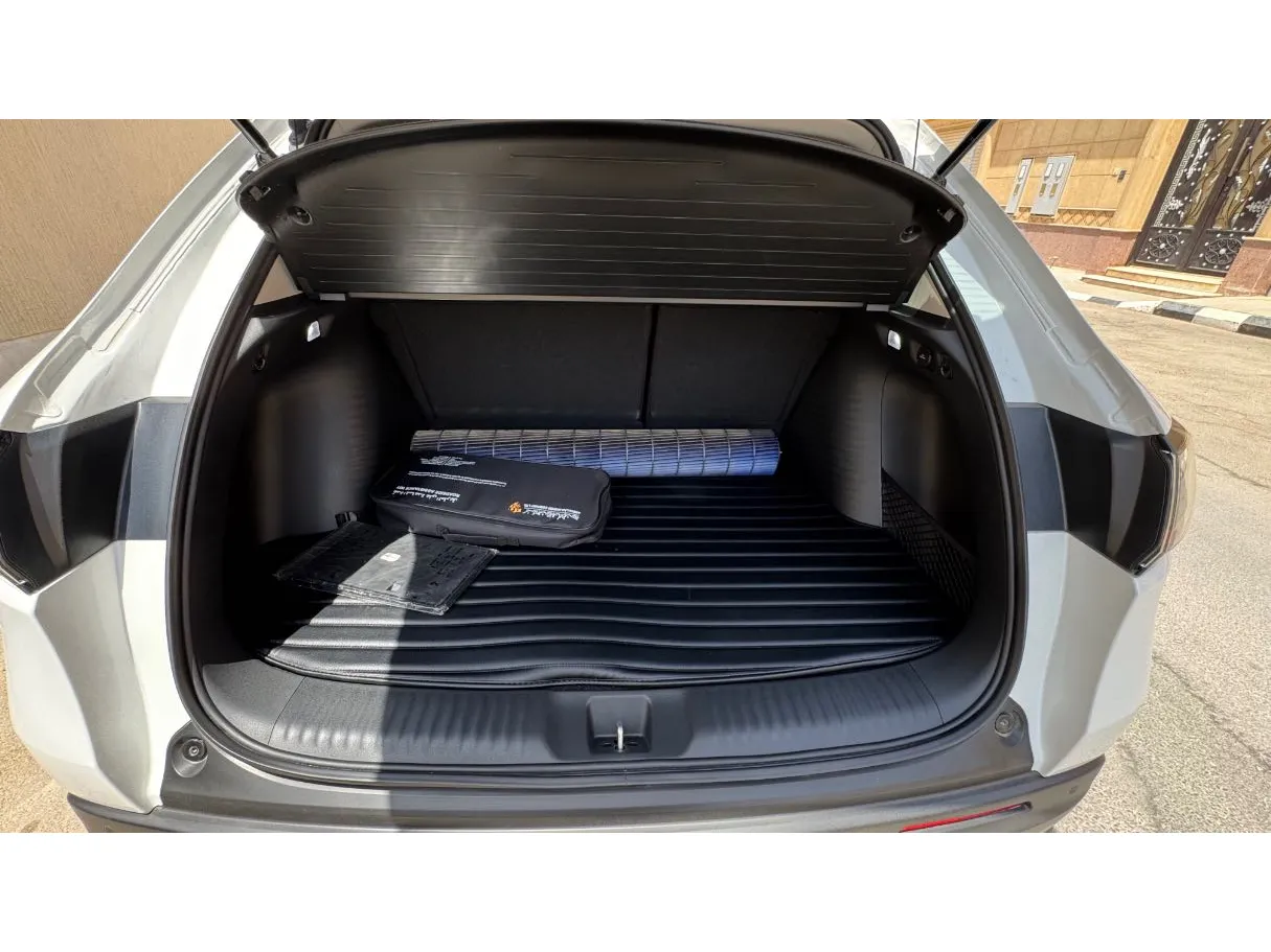 Car image 23