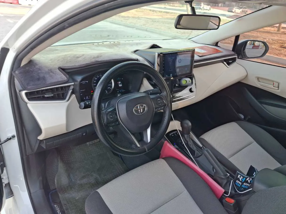 Car image 11