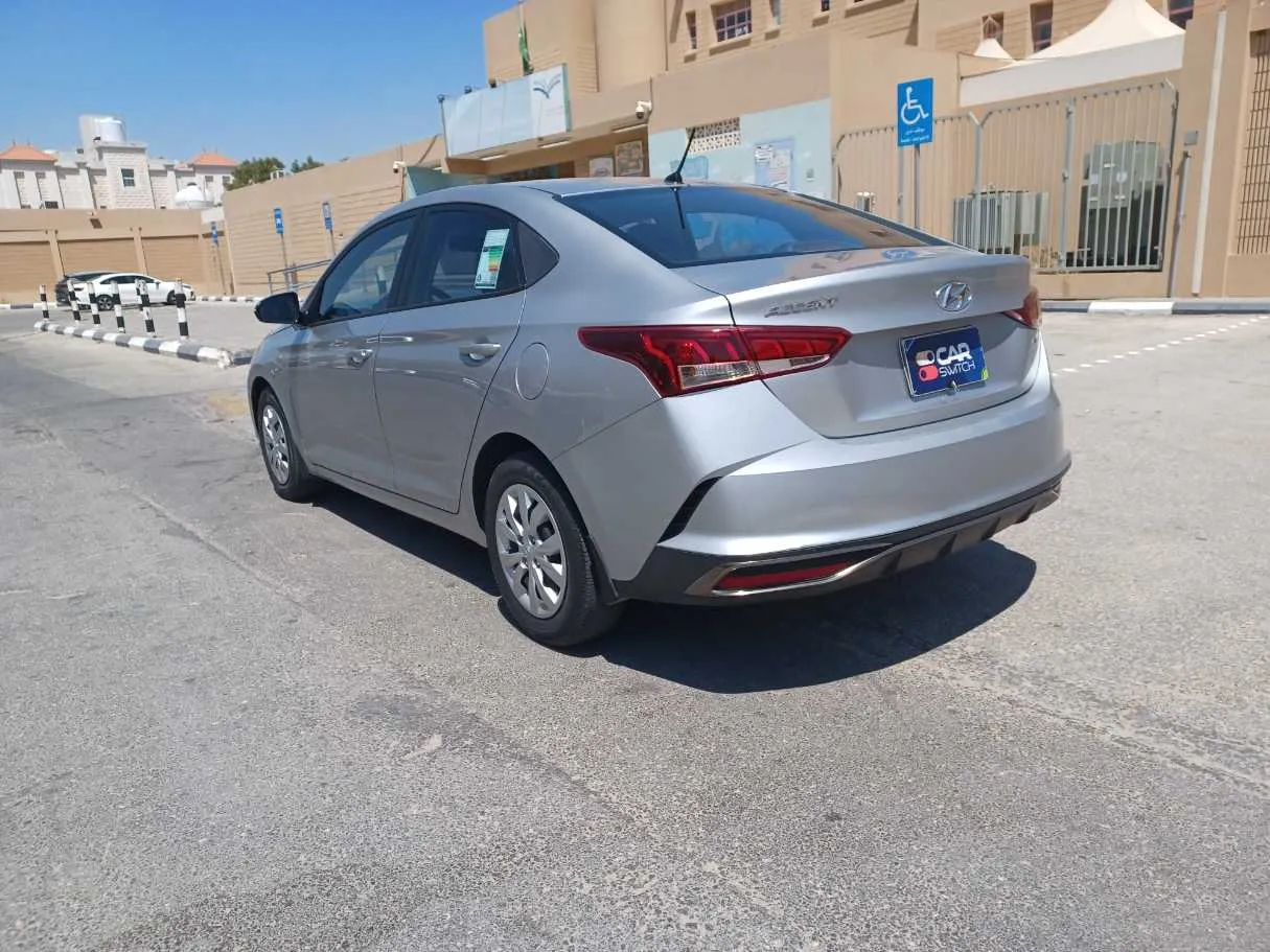 Car image 7