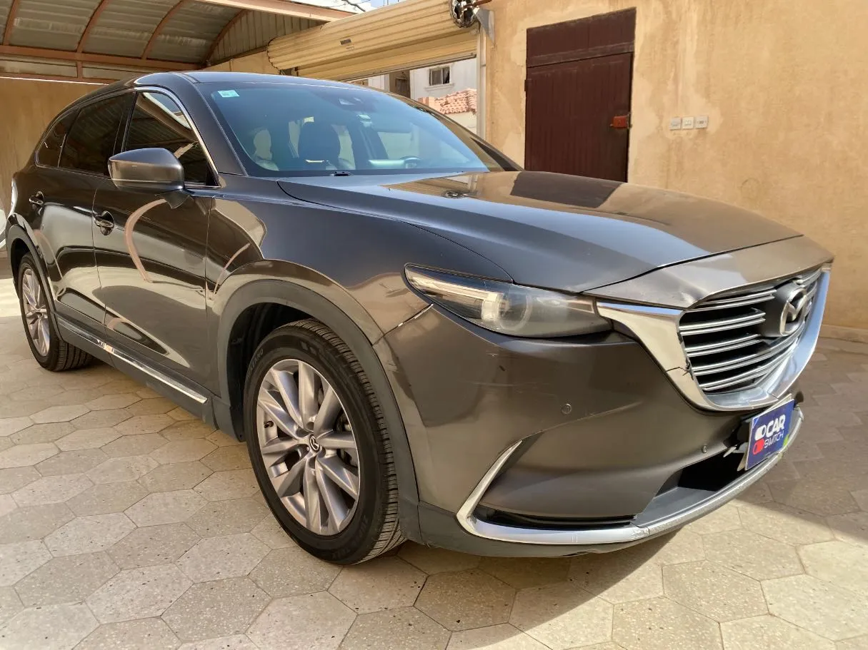 Car image 3