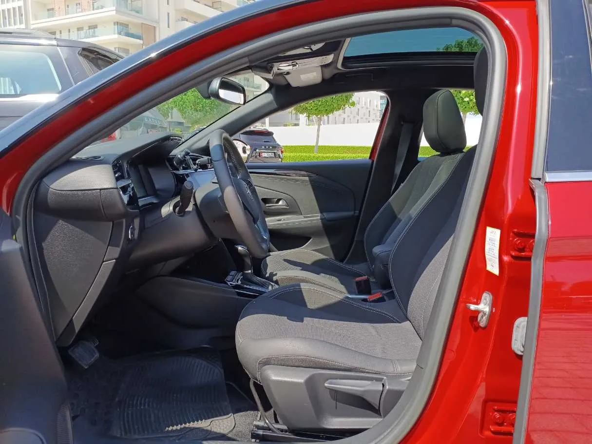 Car image 12