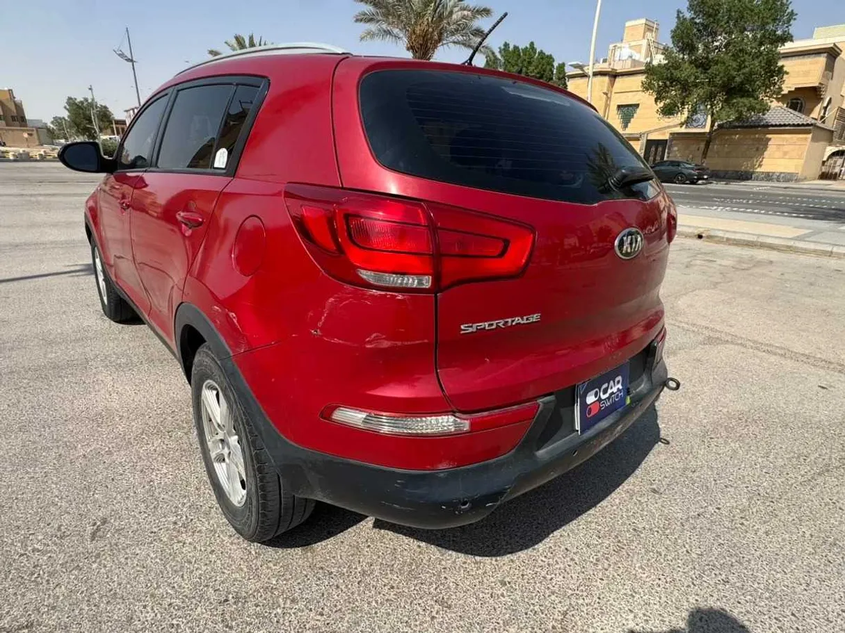 Car image 7