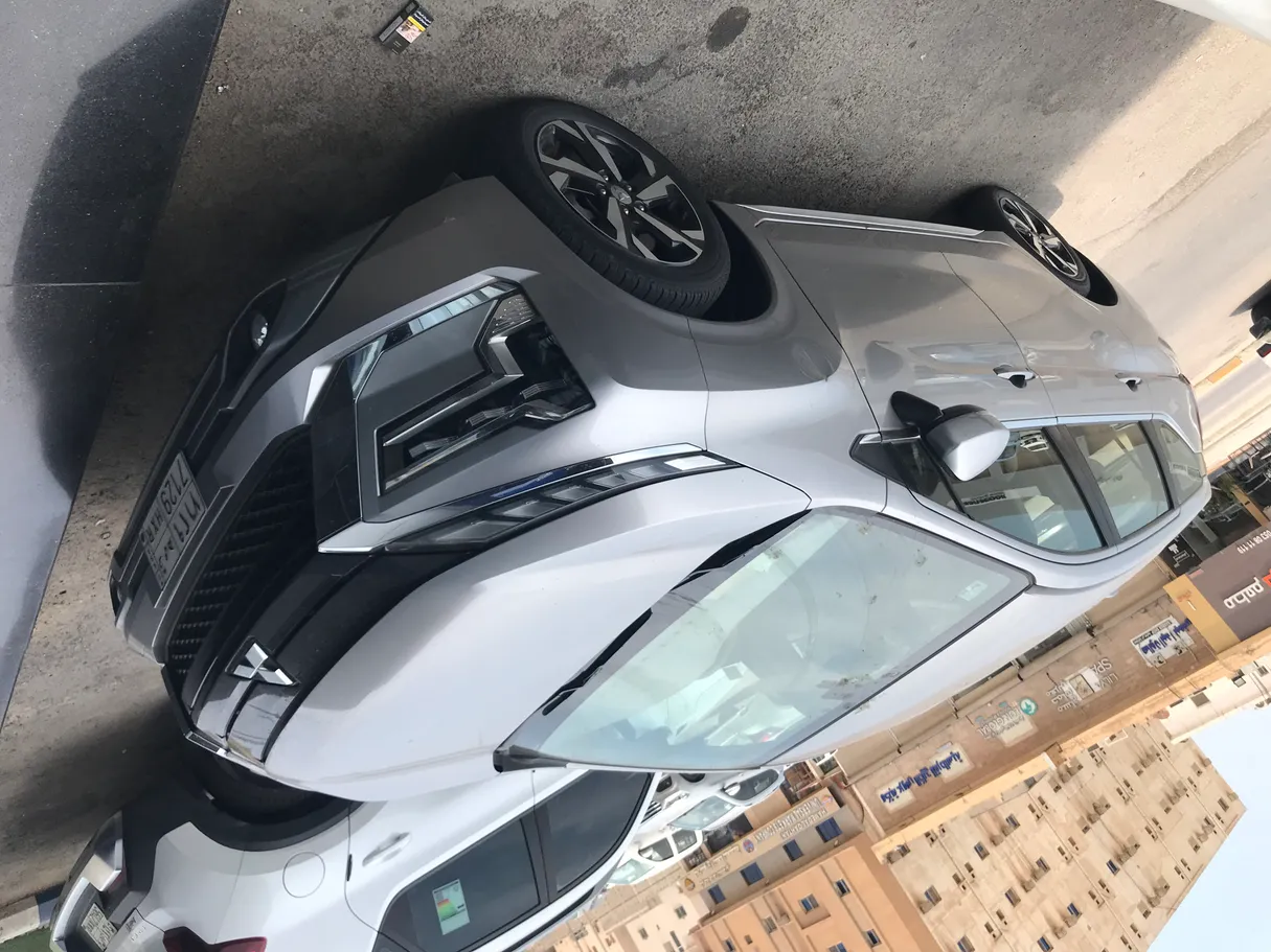 Car image 2