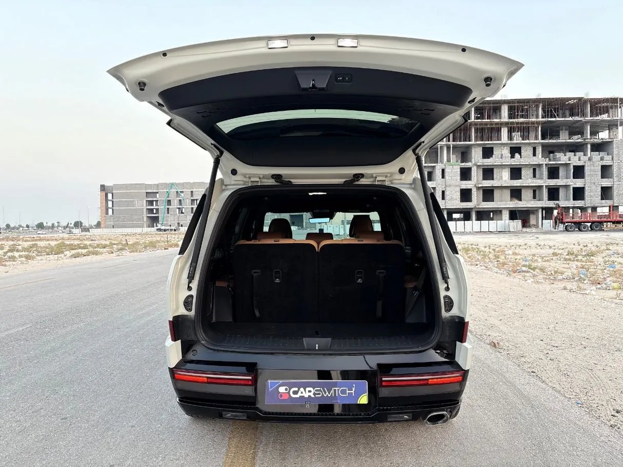 Car image 24