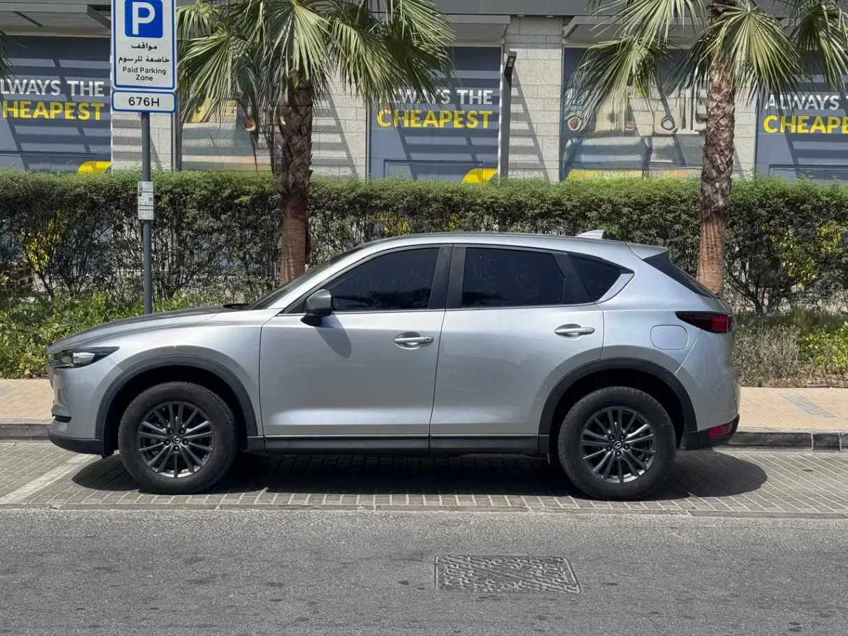 Car image 4