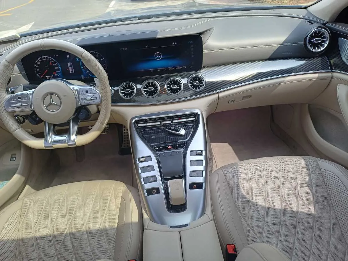 Car image 16