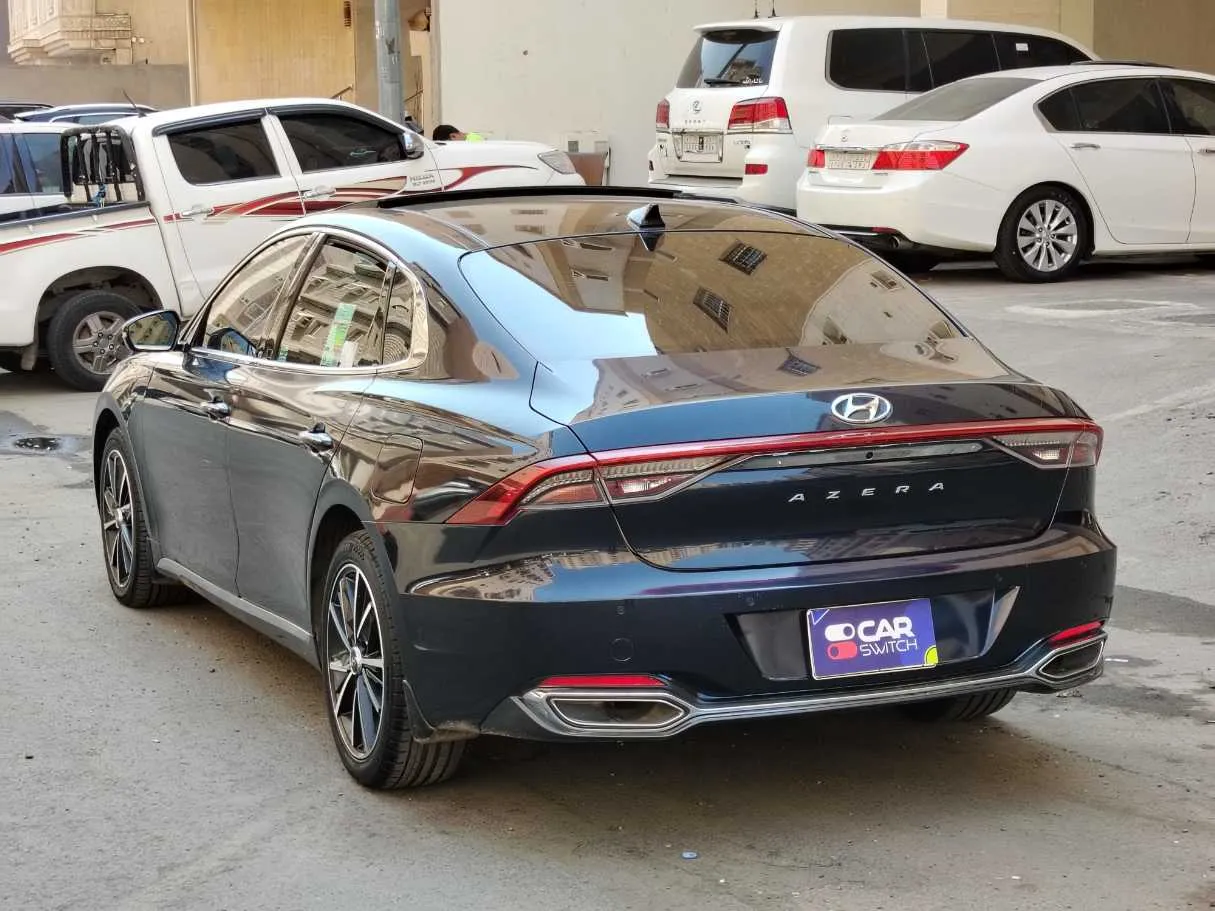 Car image 7
