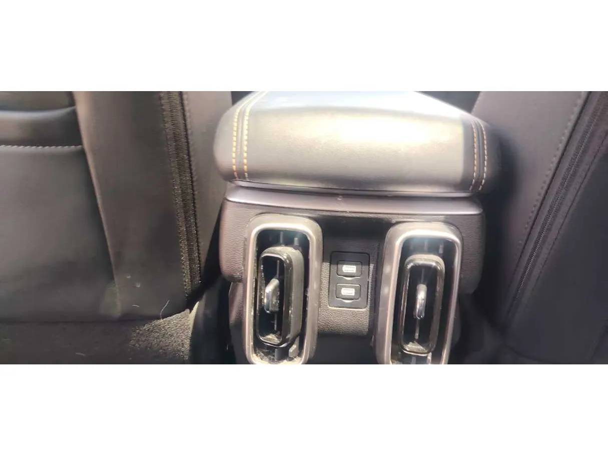 Car image 24