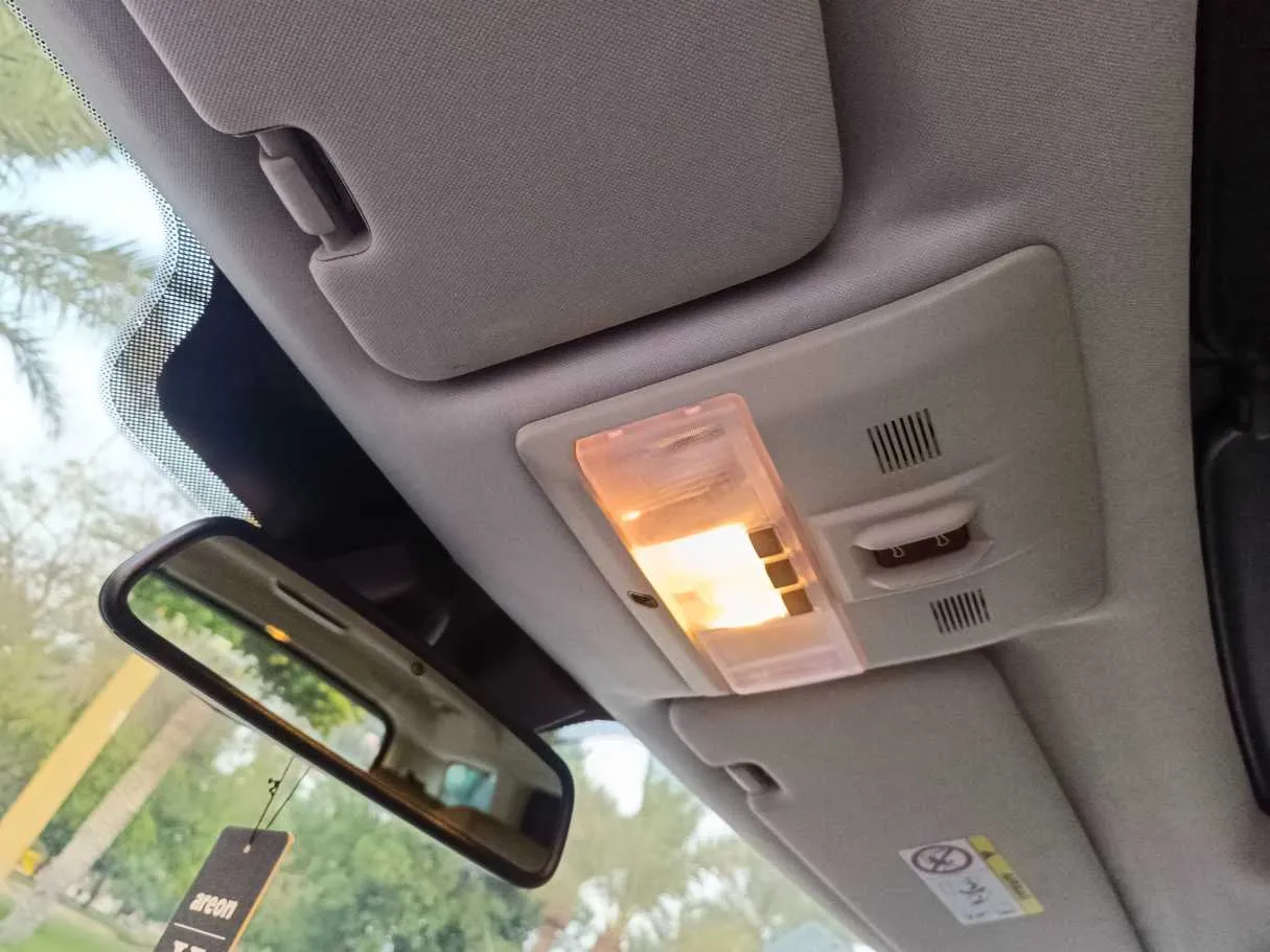 Car image 34