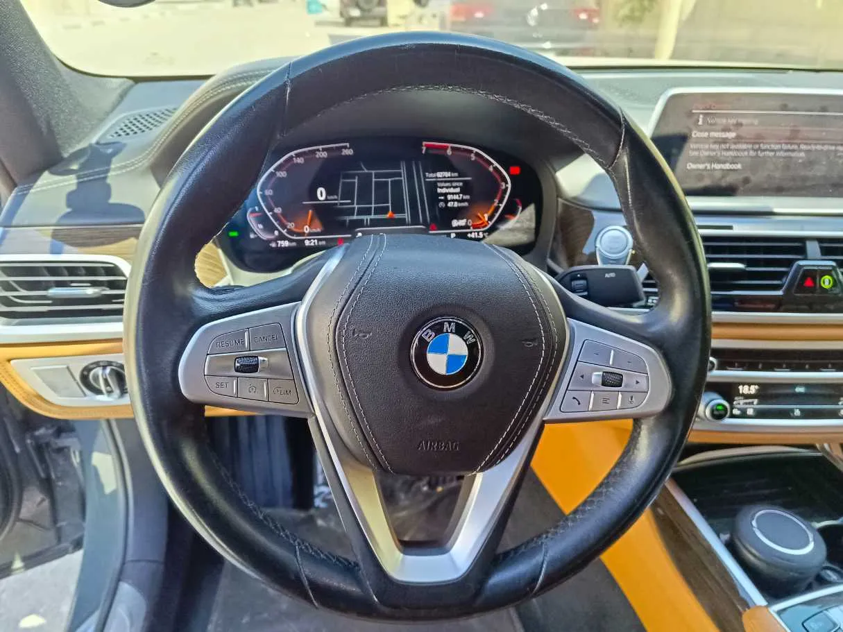 Car image 29