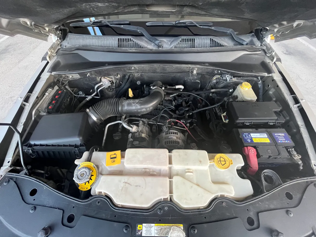 Car image 14