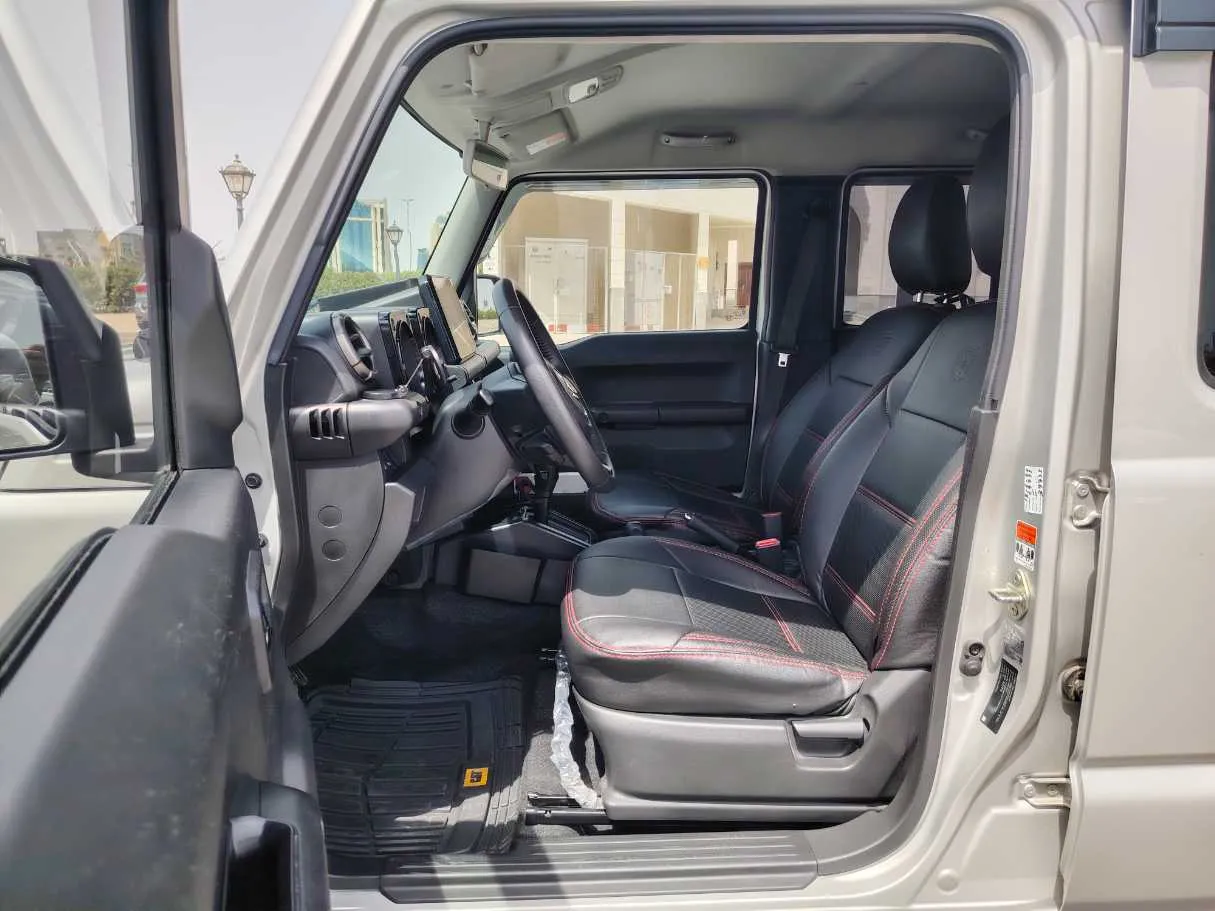 Car image 13