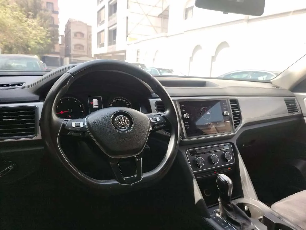 Car image 27