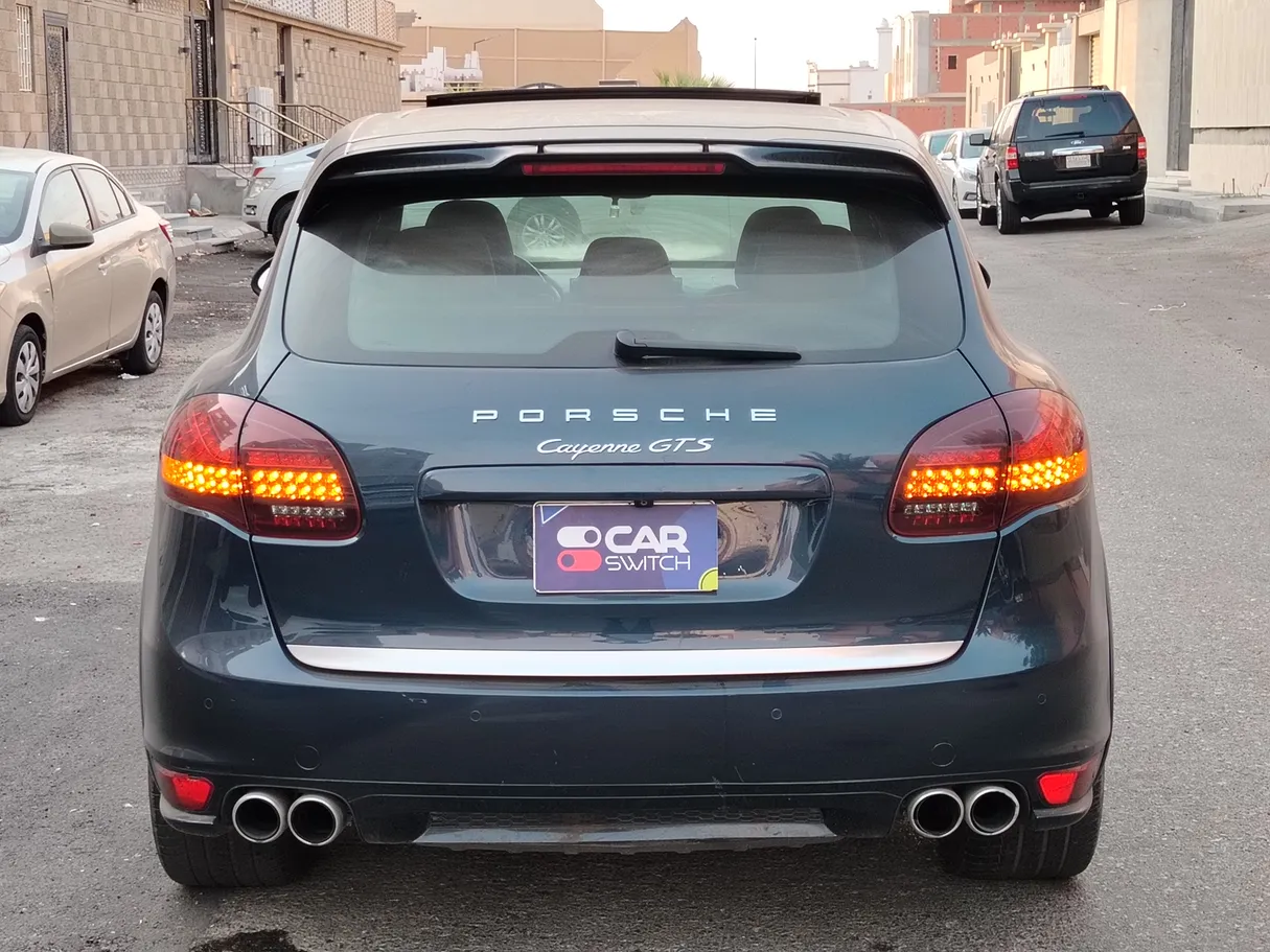 Car image 6