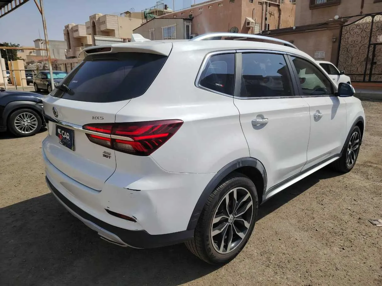 Car image 5