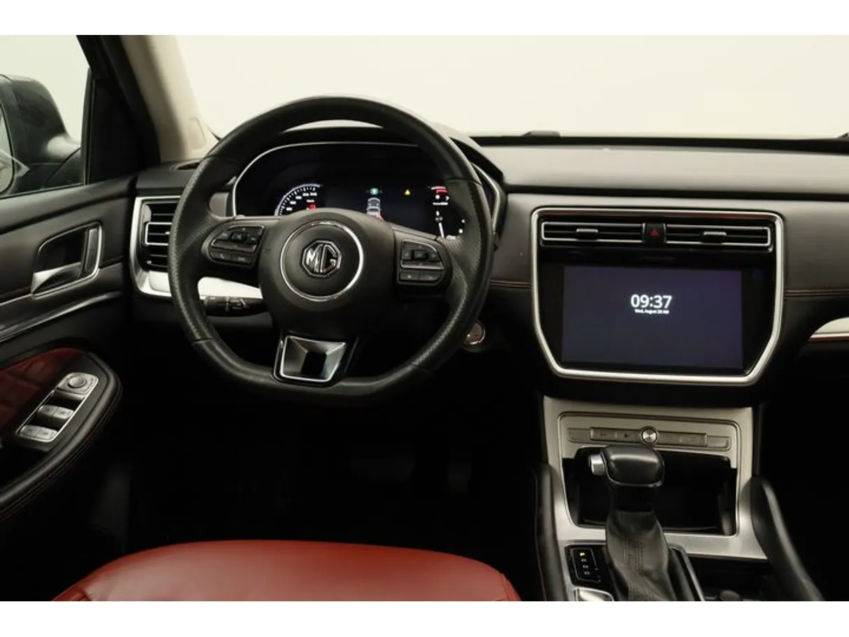 Car image 15
