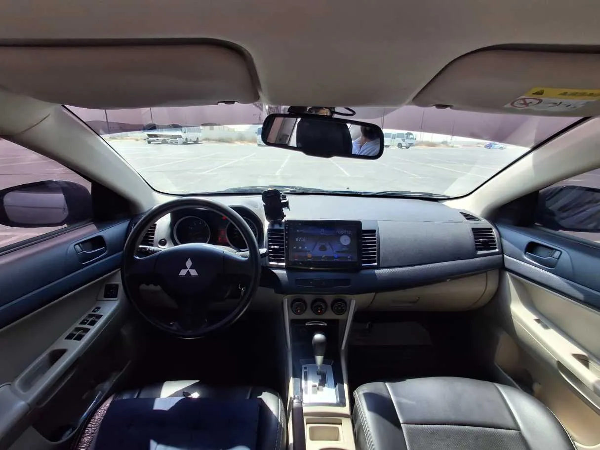 Car image 14