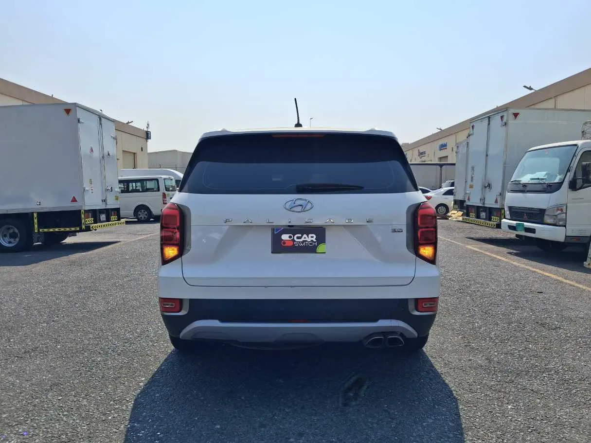 Car image 6