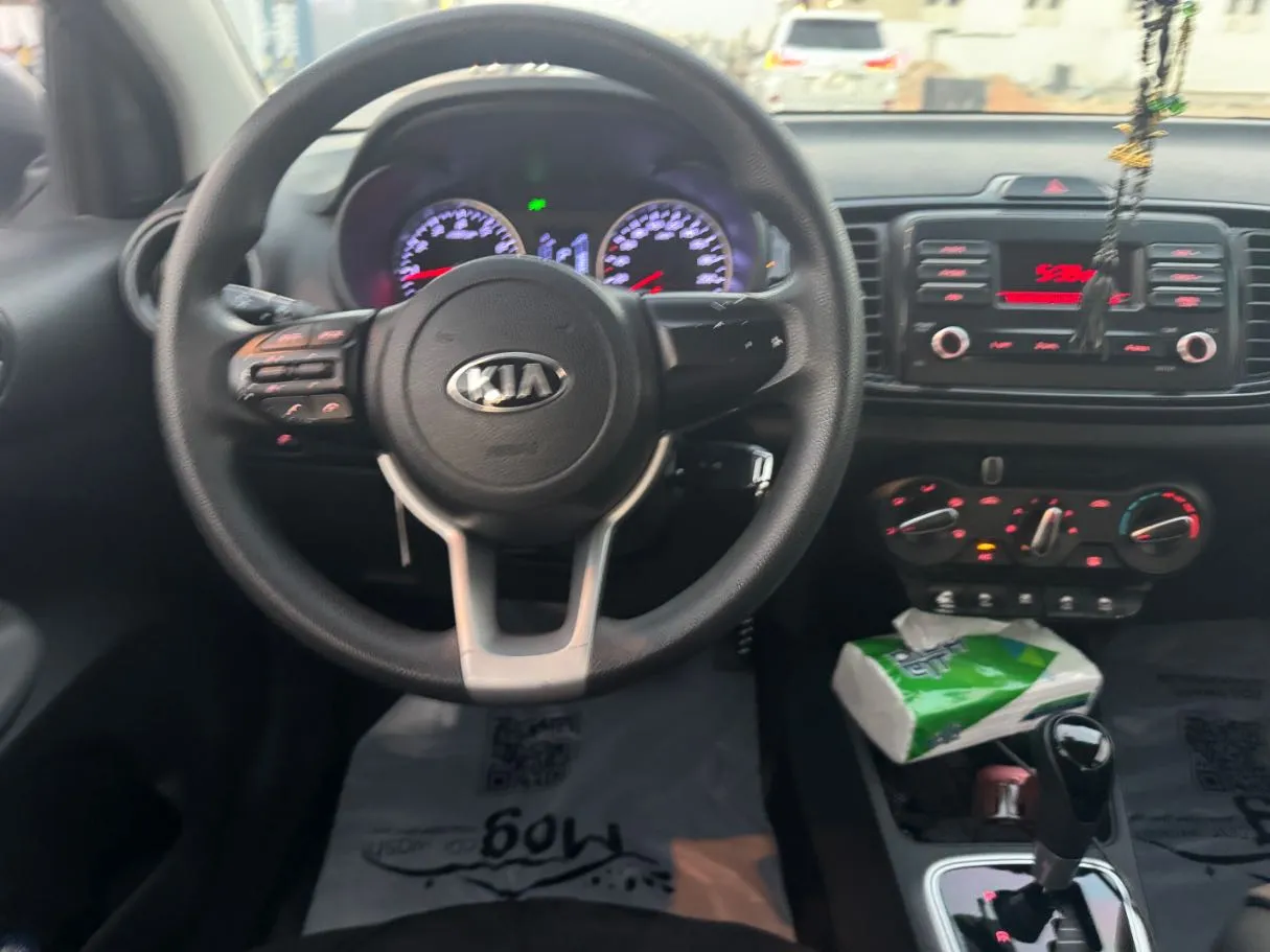 Car image 17