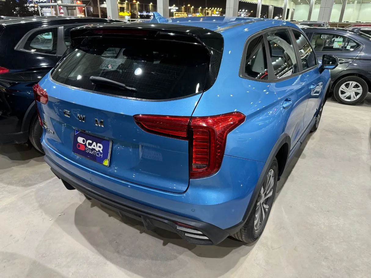 Car image 3