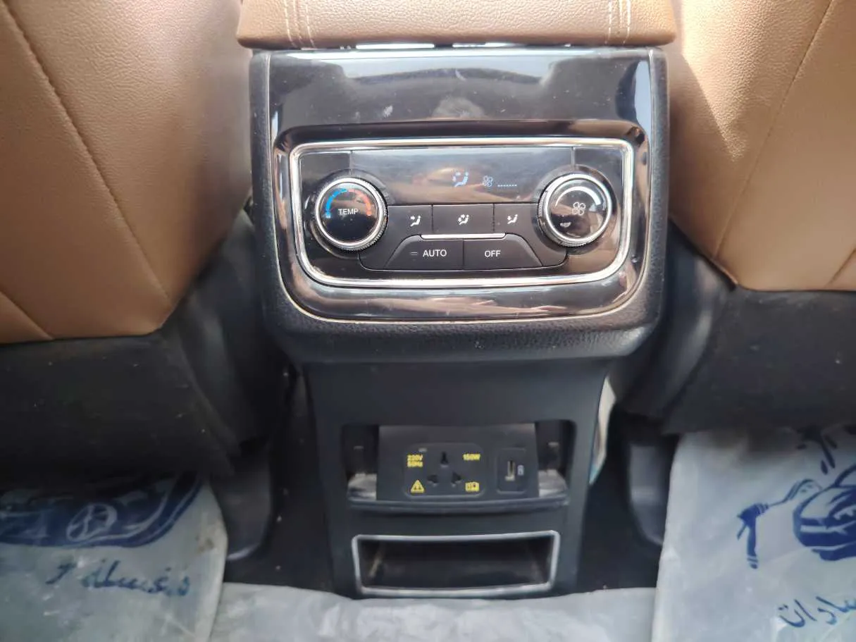 Car image 26