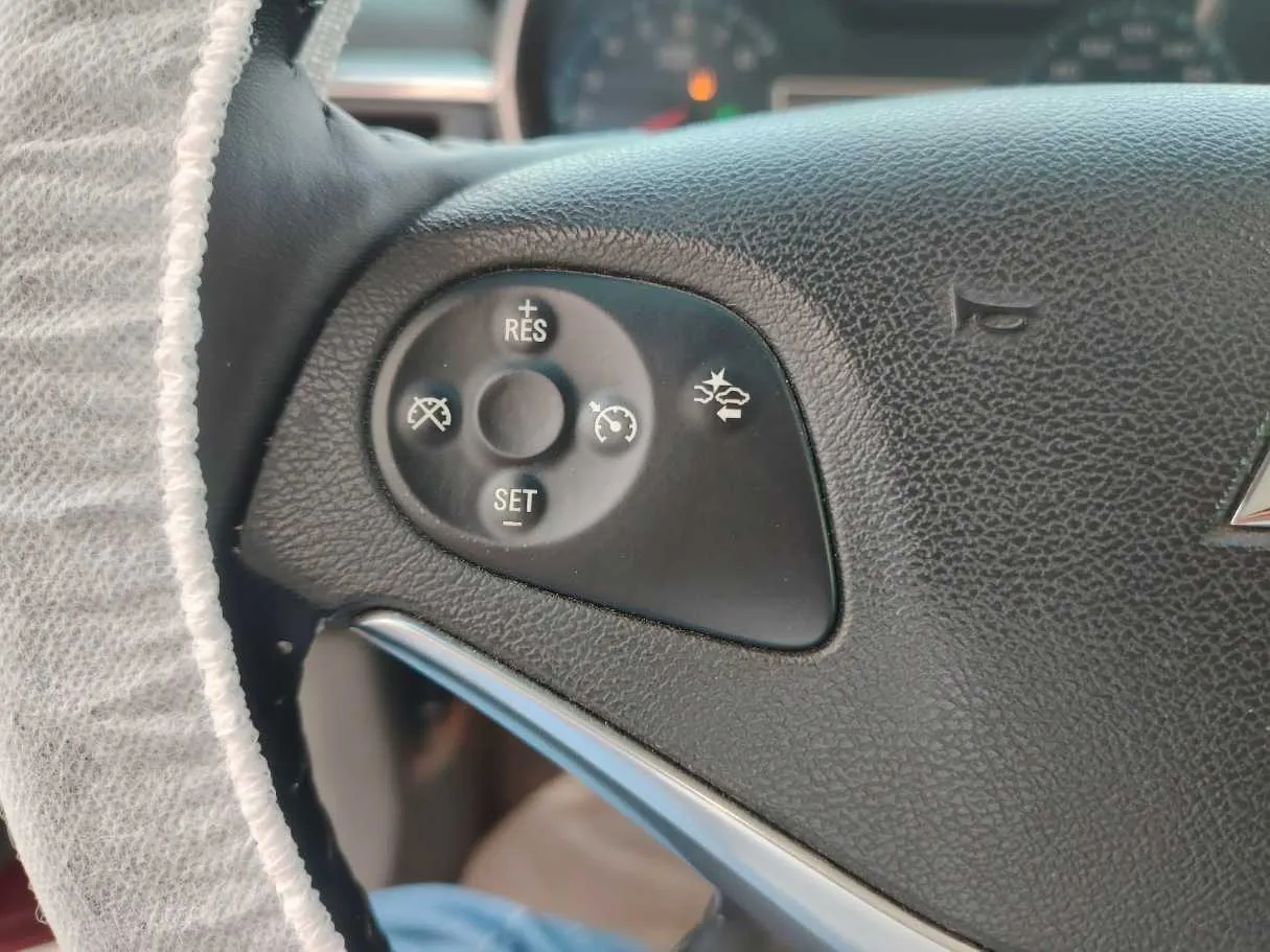 Car image 30