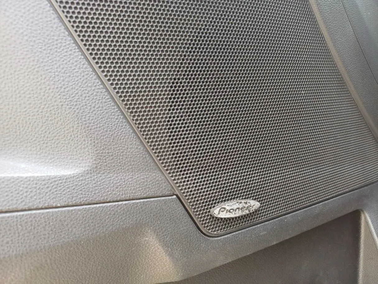 Car image 21