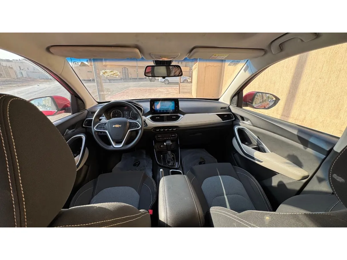 Car image 15