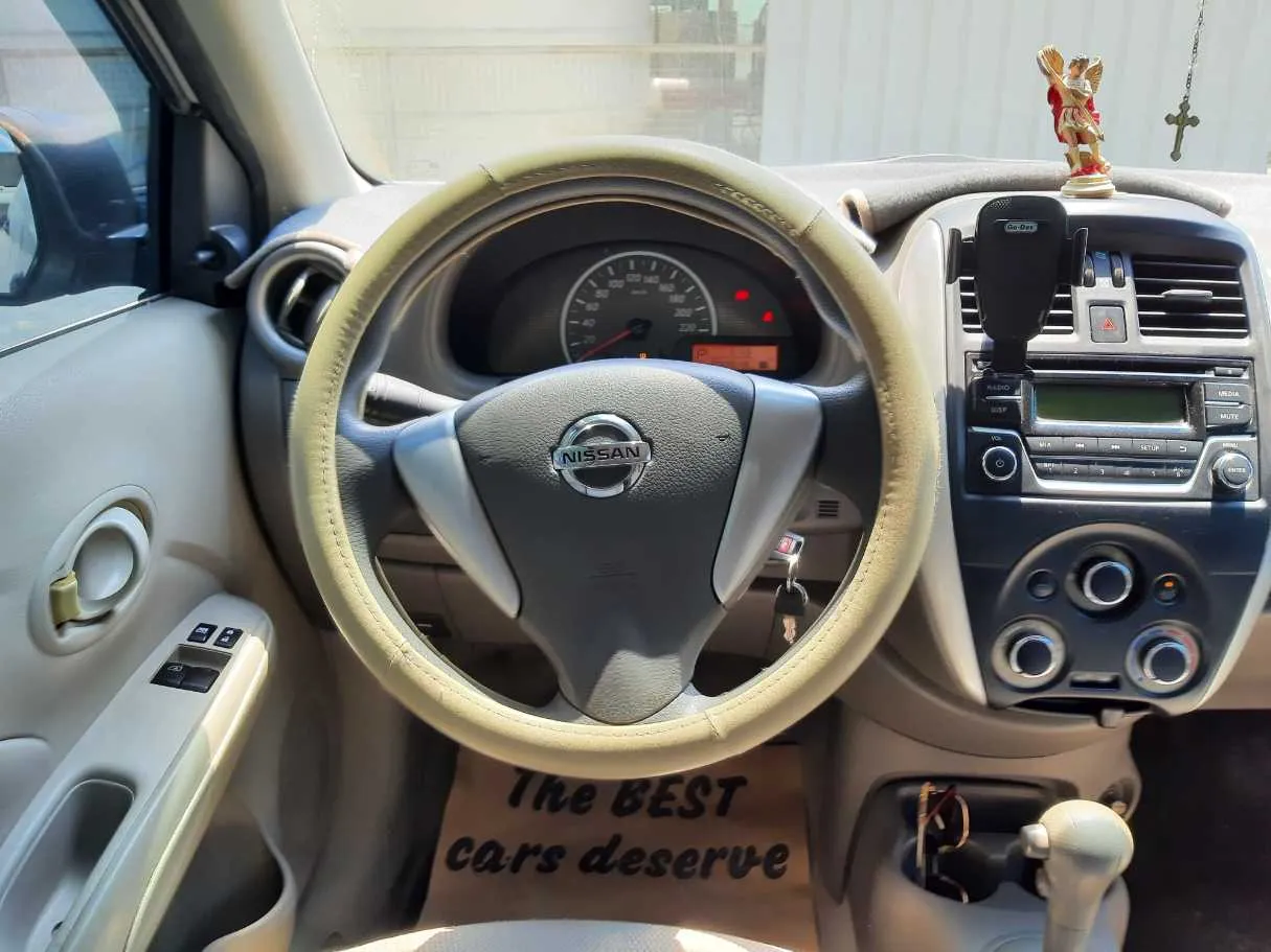 Car image 17