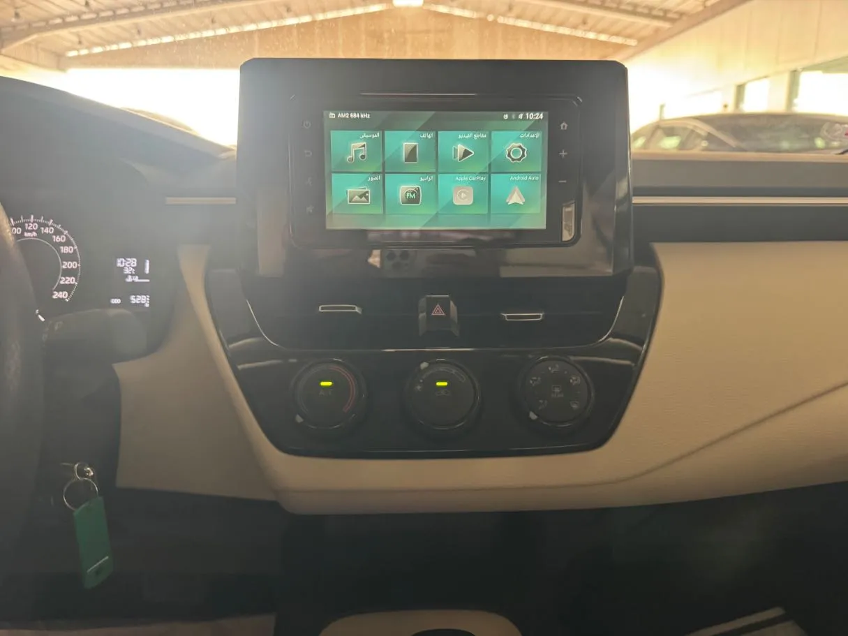 Car image 12