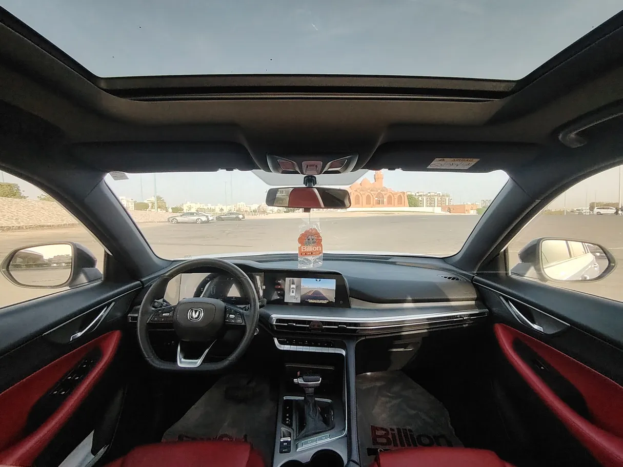 Car image 17