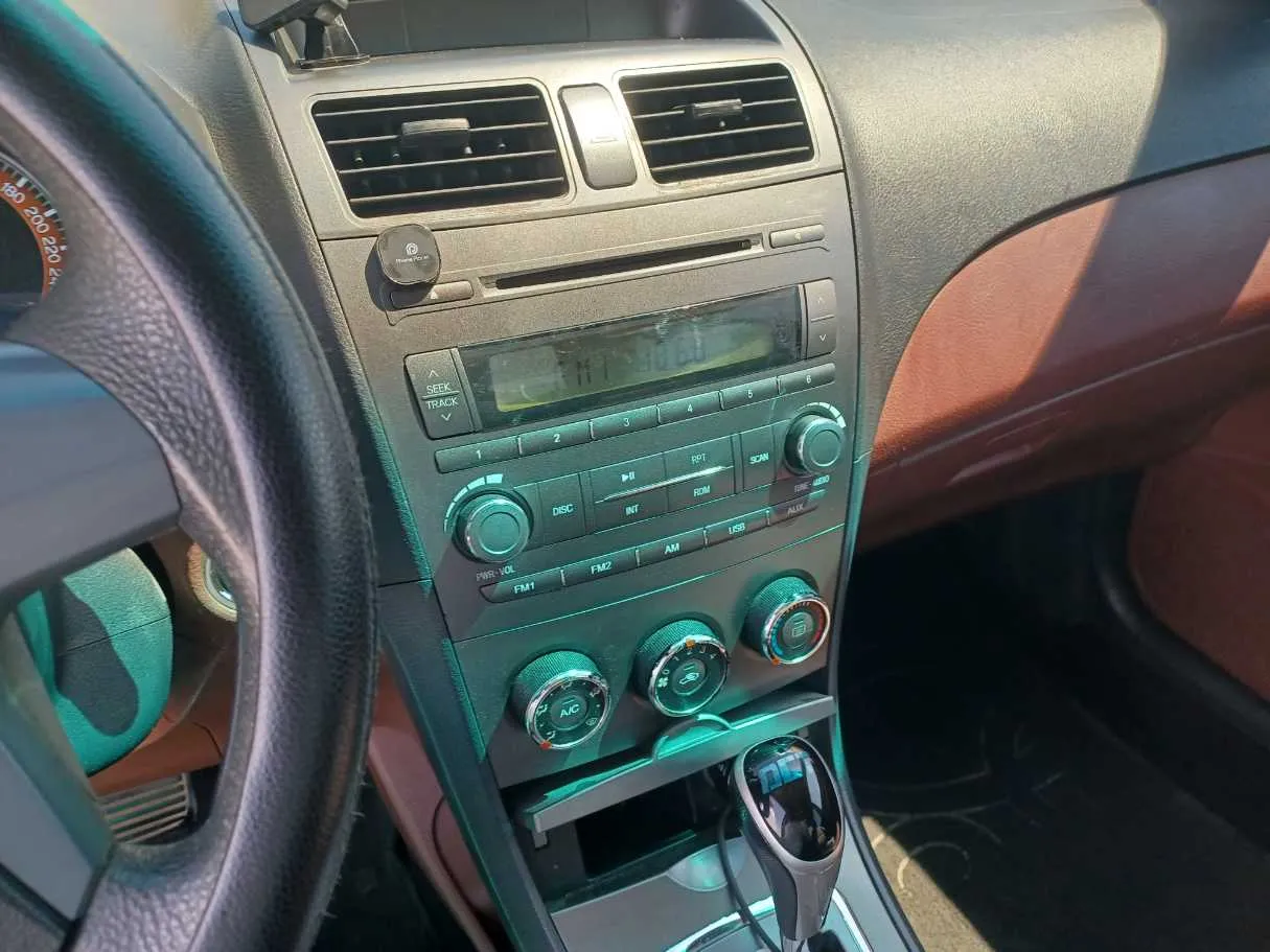 Car image 17