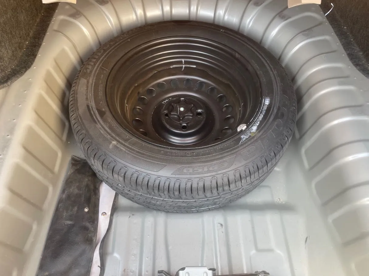 Car image 23