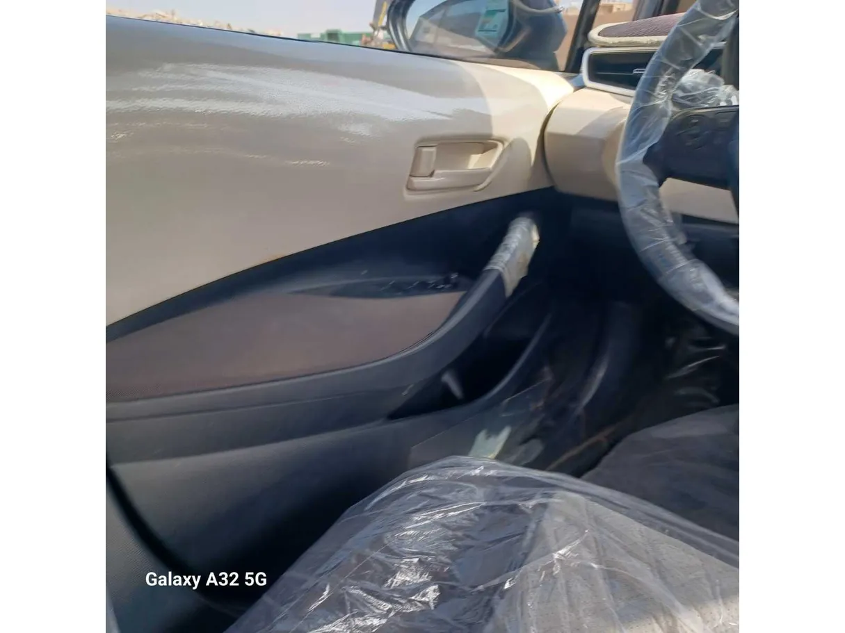 Car image 28