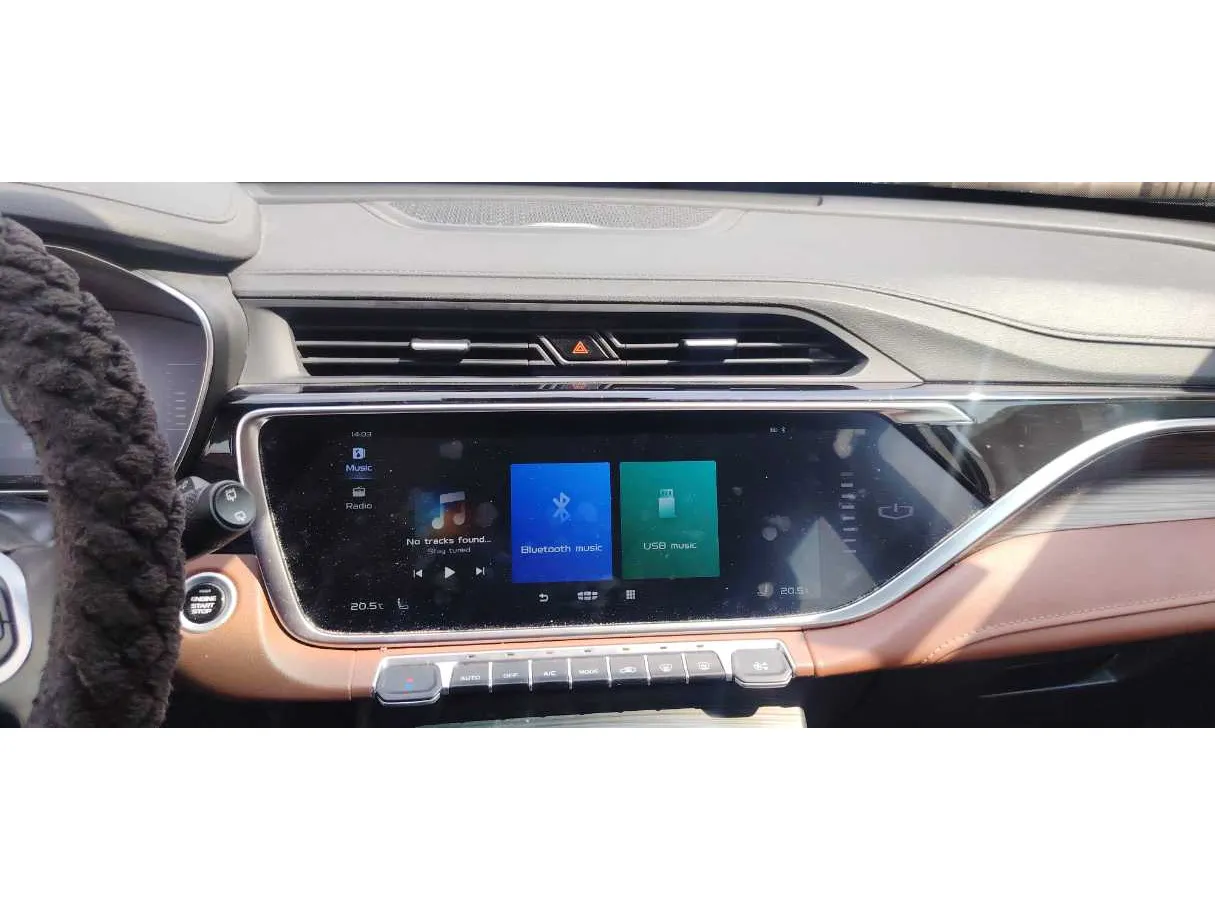 Car image 19