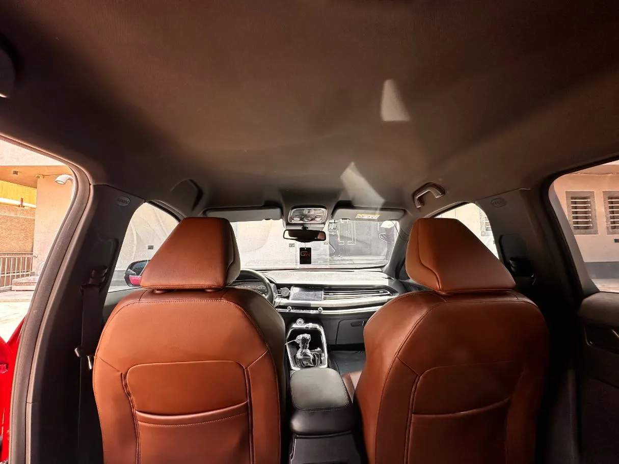 Car image 15