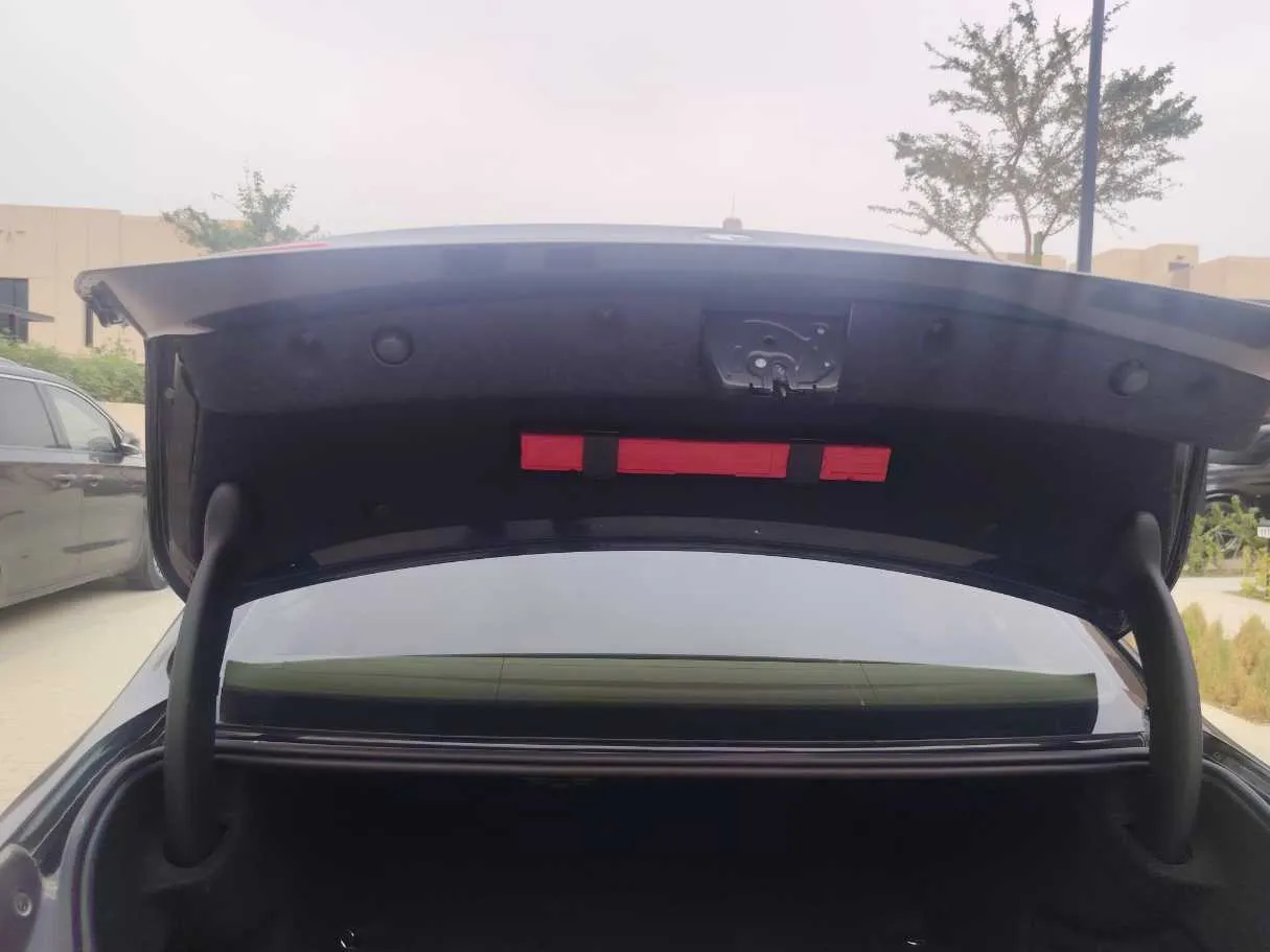 Car image 26