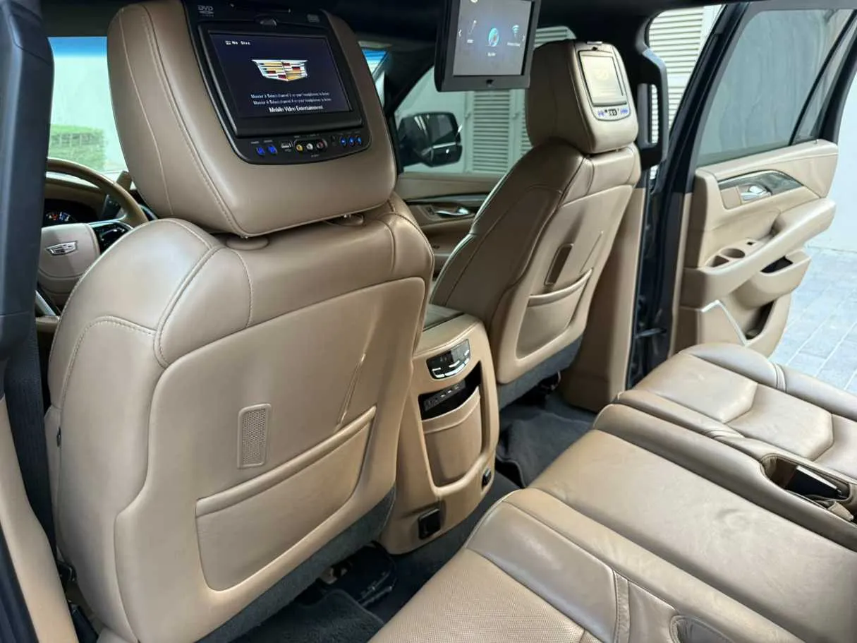 Car image 32