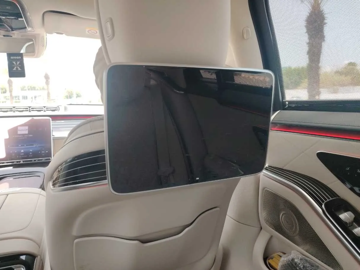 Car image 27