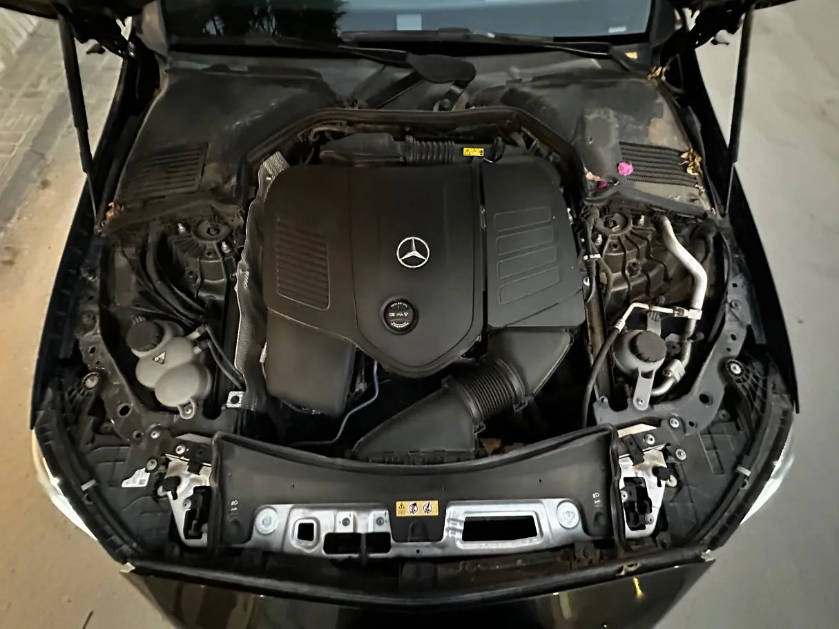 Car image 25