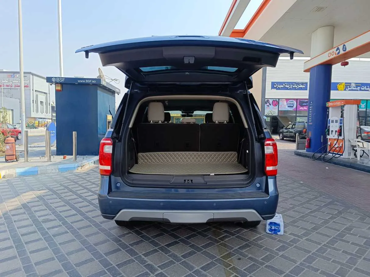 Car image 31