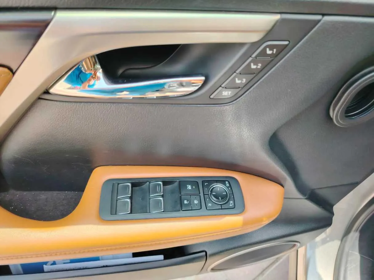 Car image 42