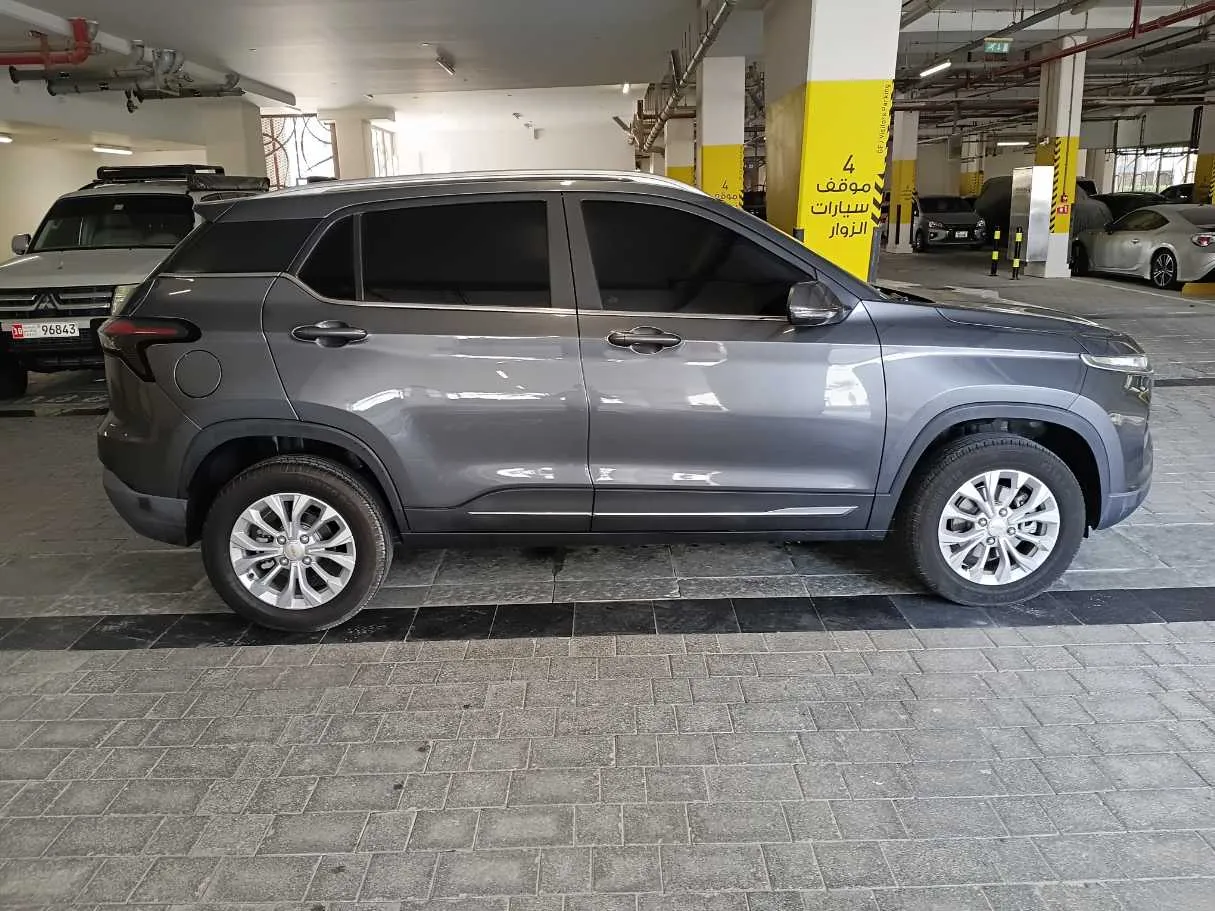 Car image 8