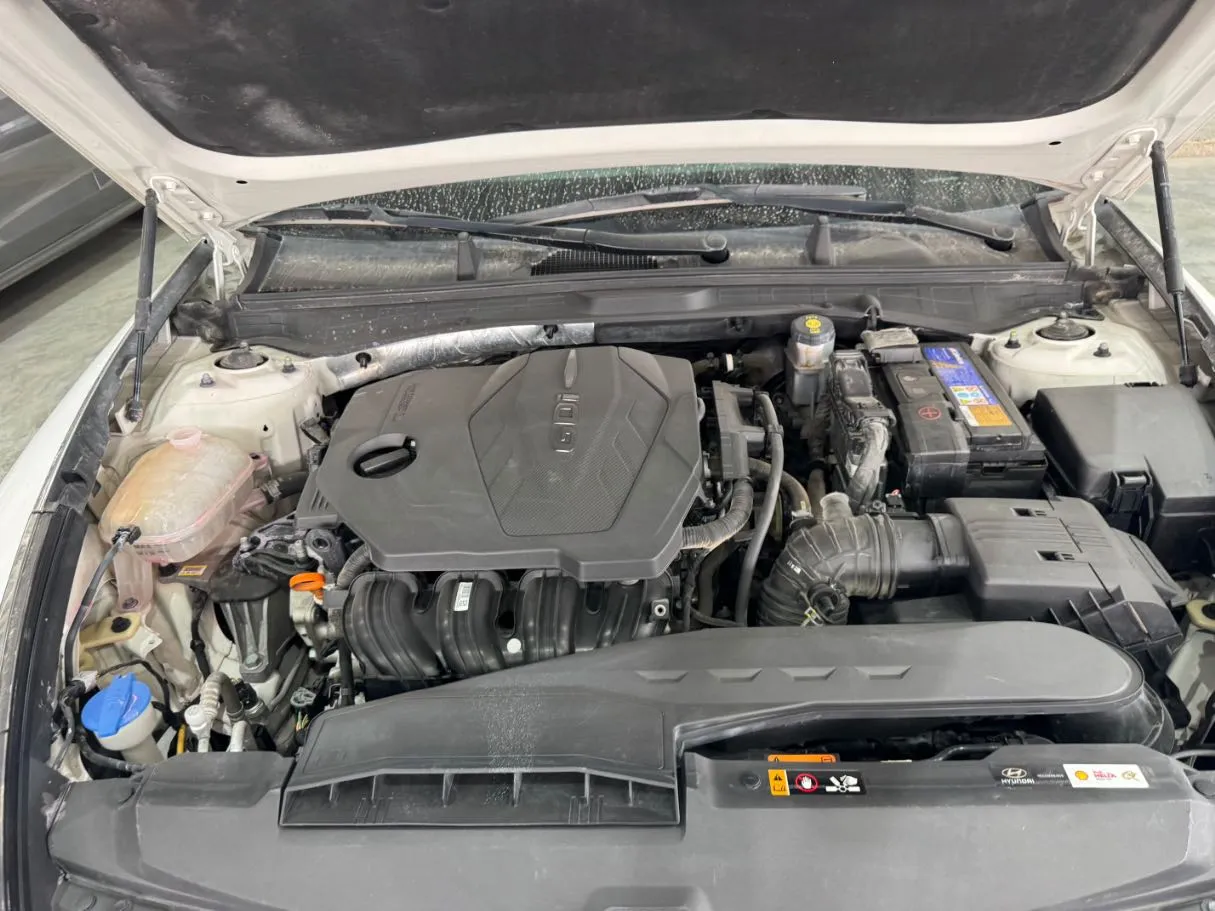 Car image 21