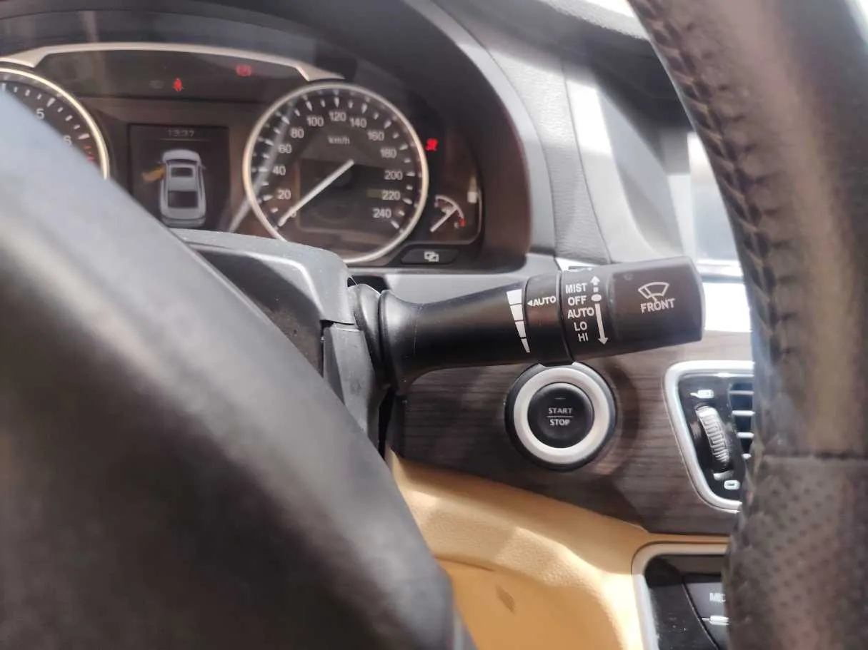 Car image 32