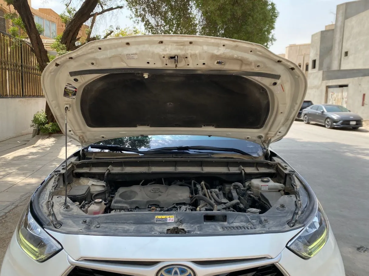 Car image 27