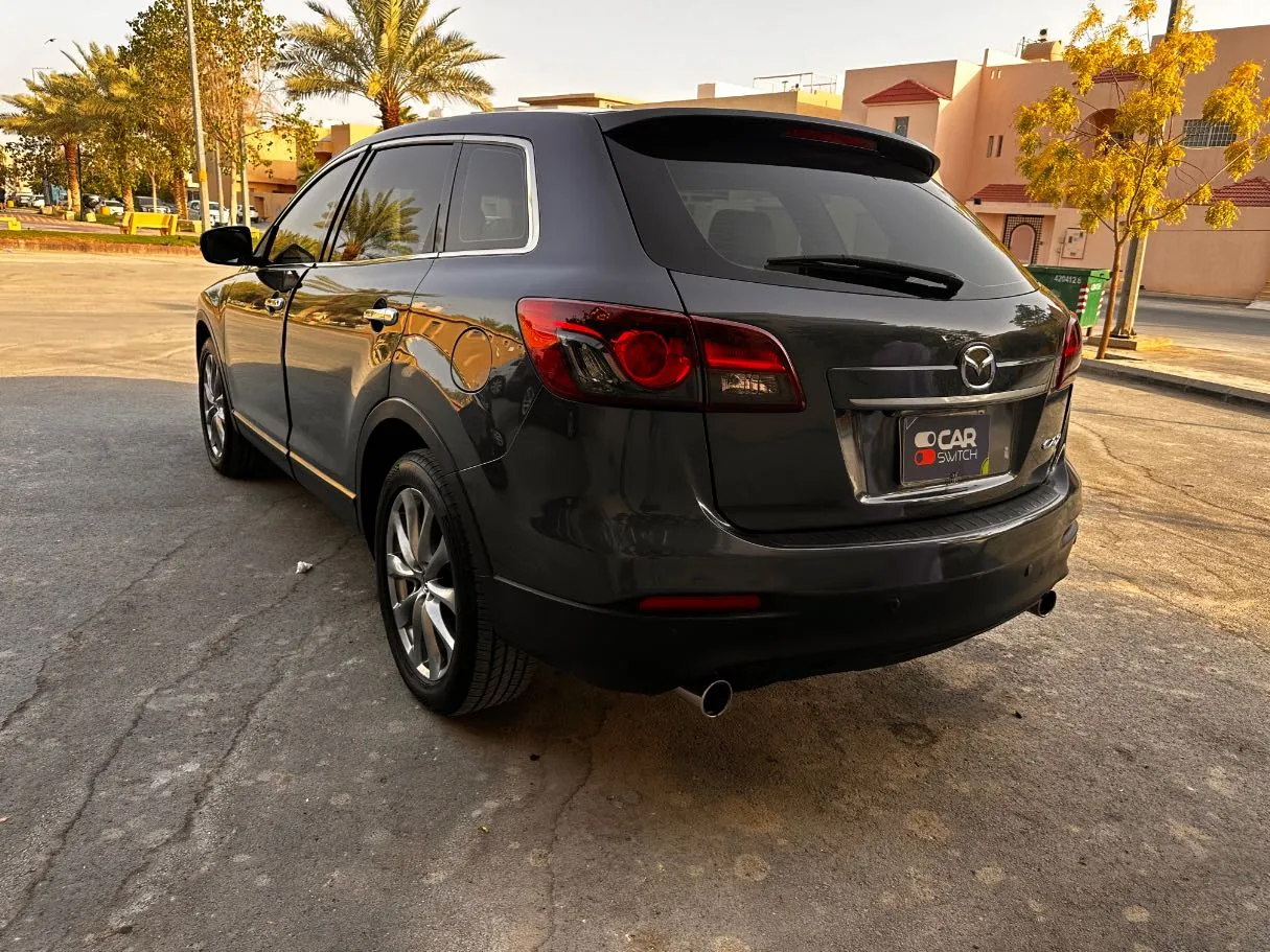 Car image 7