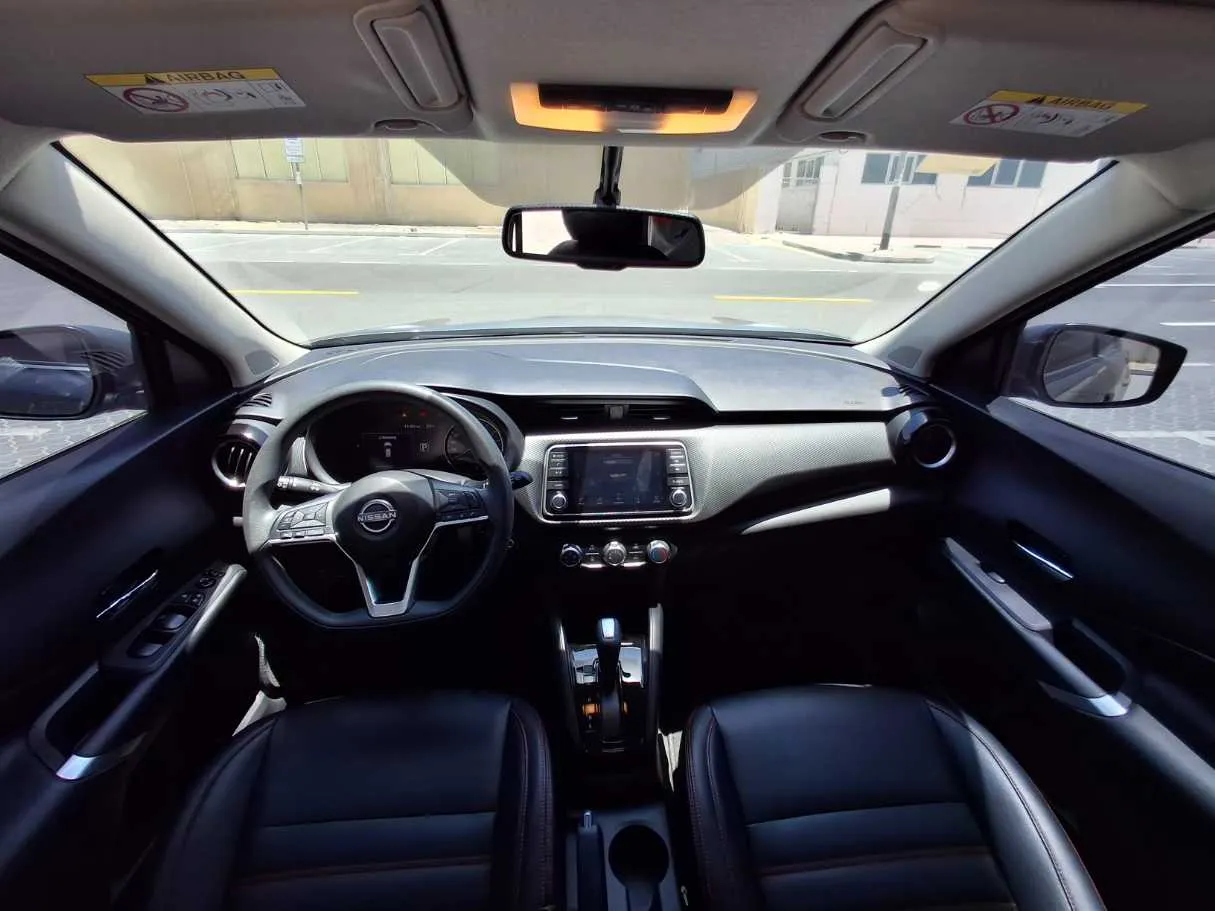 Car image 17
